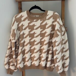 Altar'd State Houndstooth Sweater - White and Brown